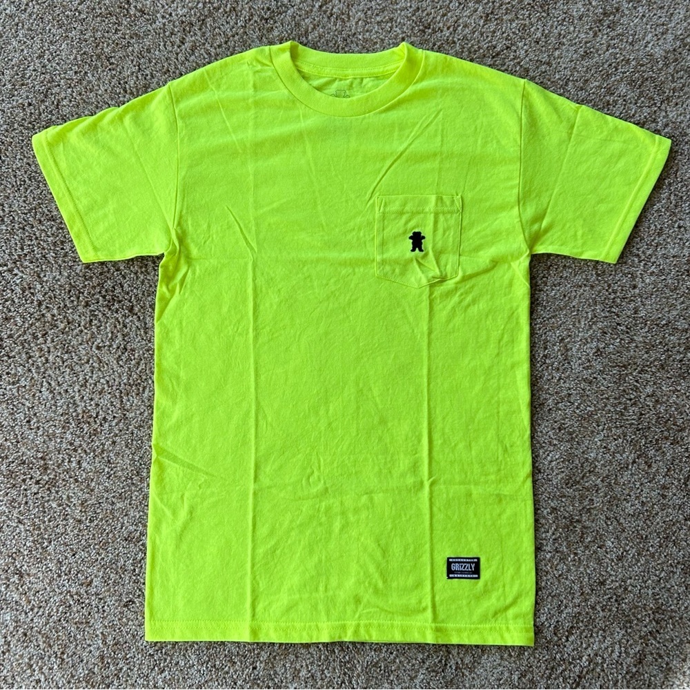 Grizzly ‘OG Bear’ Unisex Pocket Tee Shirt Size Small NWT​
